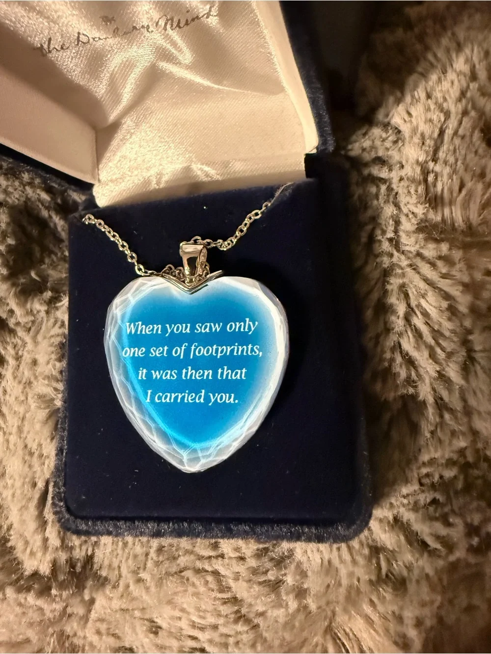 Danbury Mint Footprints in the Sand Crystal Heart Pendant Necklace New In Box